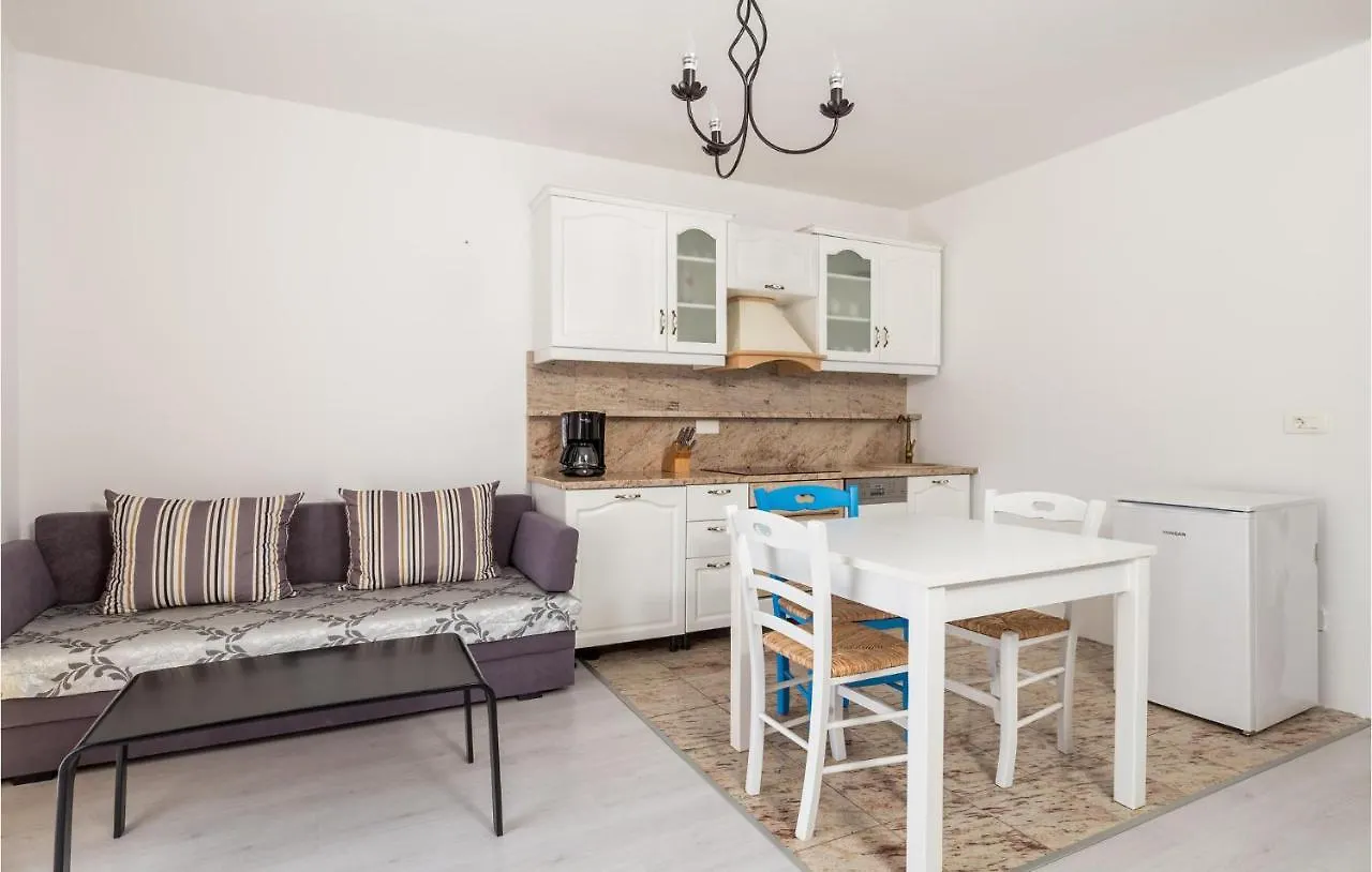 1 Bedroom Gorgeous Apartment In Moscenicka Draga Croatia