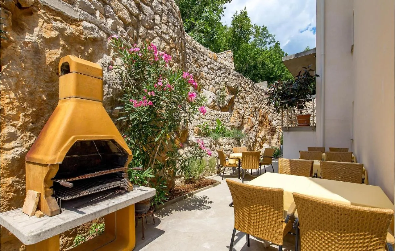 1 Bedroom Gorgeous Apartment In Moscenicka Draga