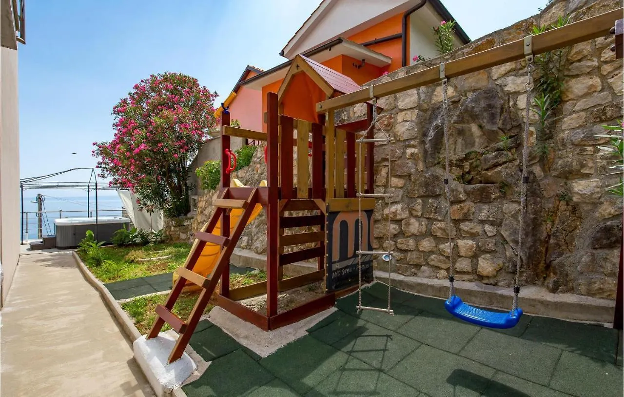 1 Bedroom Gorgeous Apartment In Moscenicka Draga Croatia
