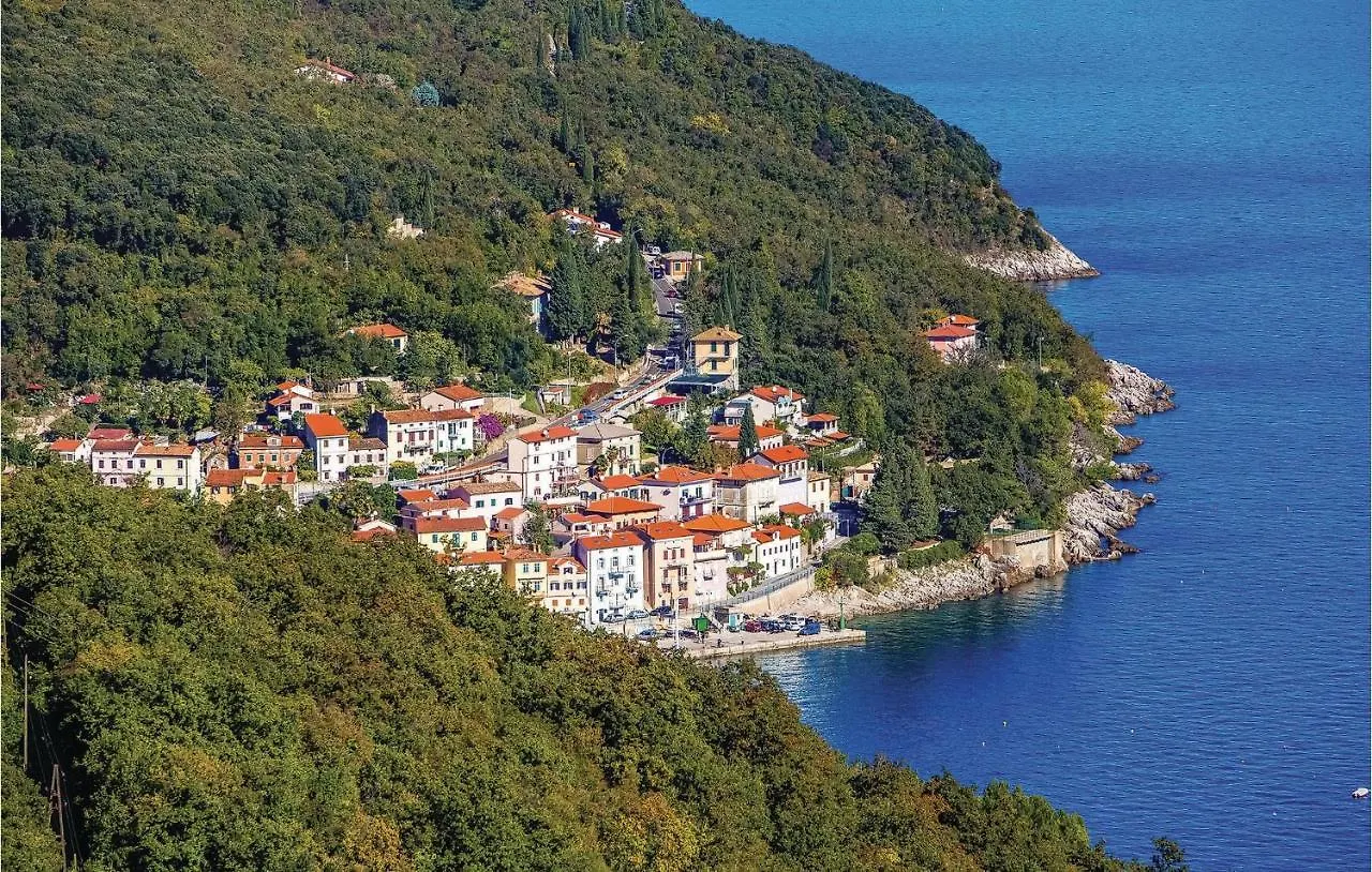1 Bedroom Gorgeous Apartment In Moscenicka Draga