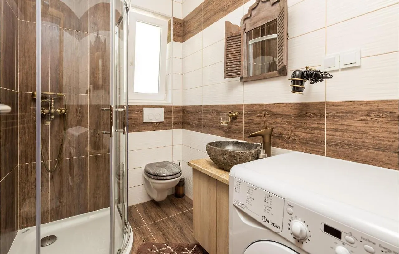 1 Bedroom Gorgeous Apartment In Moscenicka Draga