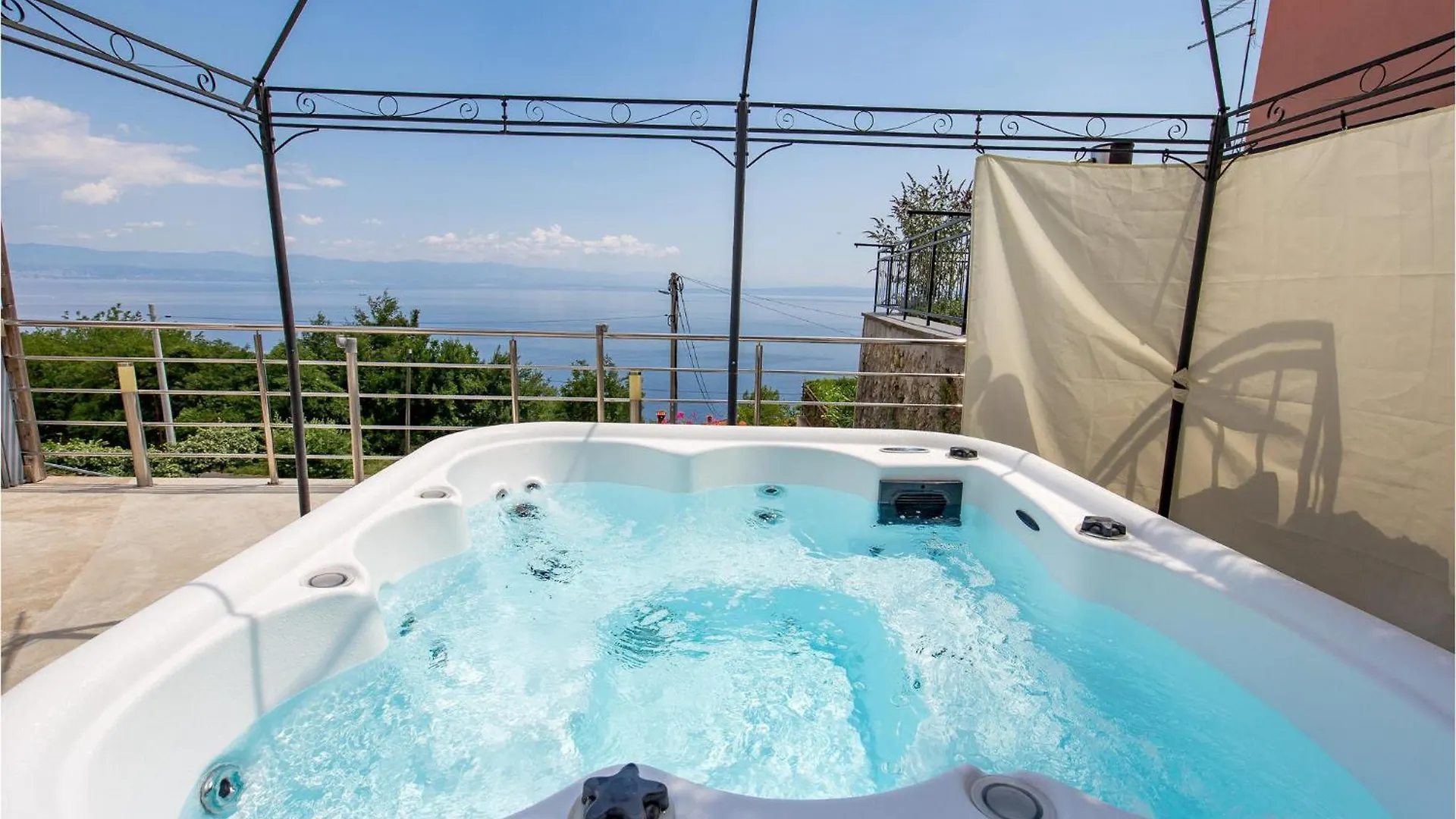 1 Bedroom Gorgeous Apartment In Moscenicka Draga