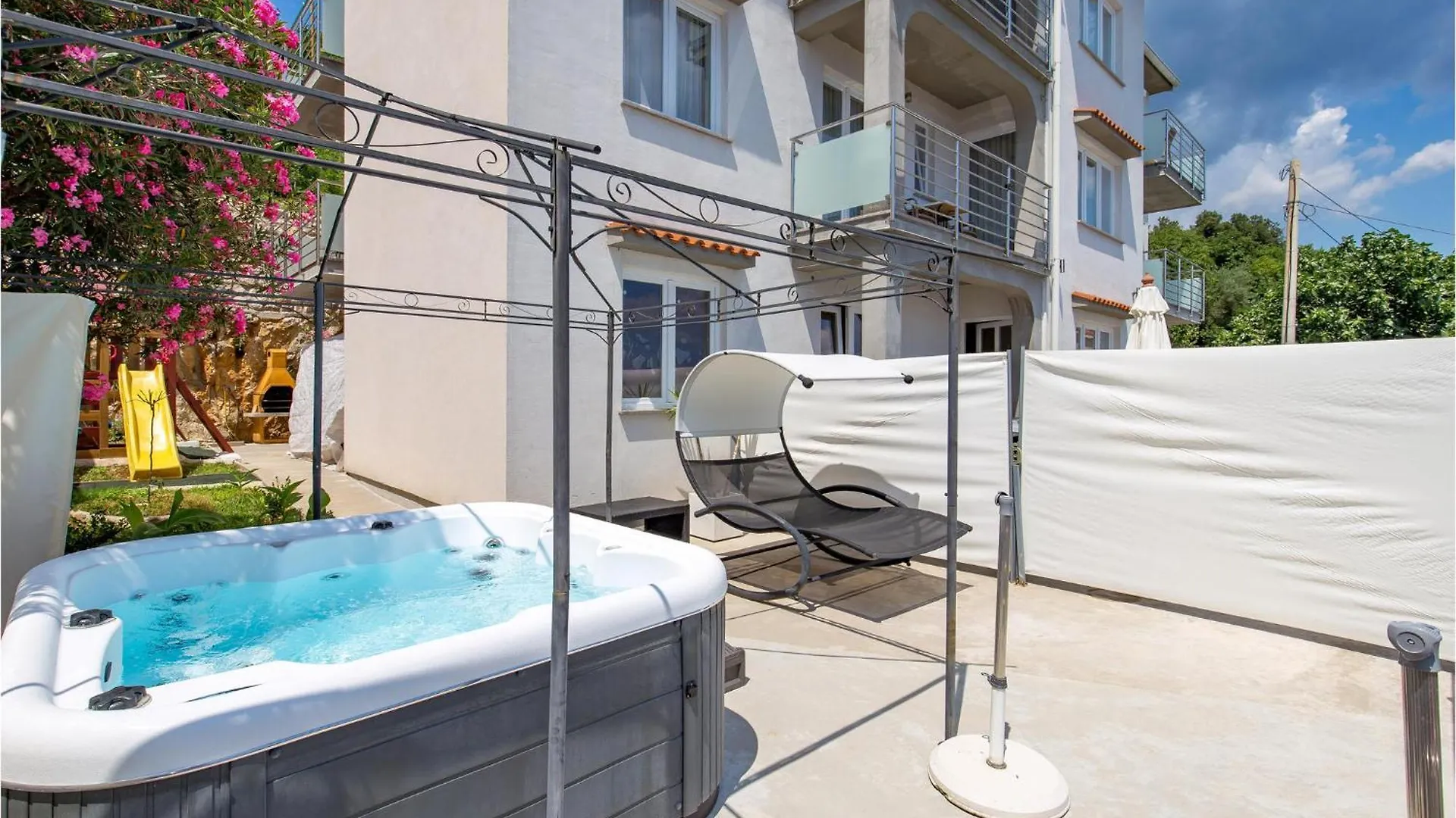 1 Bedroom Gorgeous Apartment In Moscenicka Draga