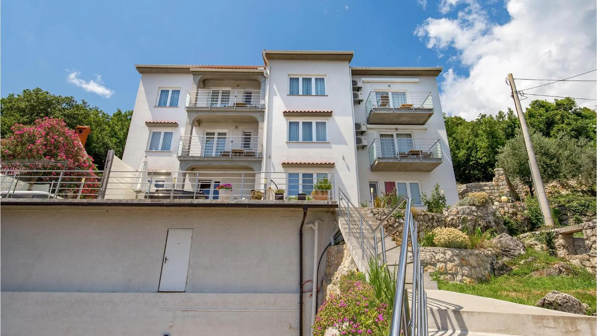 1 Bedroom Gorgeous Apartment In Moscenicka Draga location